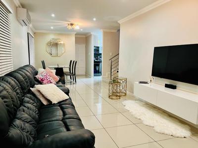 Townhouse For Sale in Sherwood, Durban