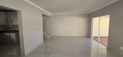 Townhouse For Sale in Mount Edgecombe, Mt Edgecombe