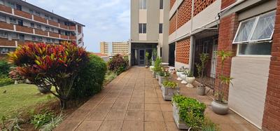 Apartment / Flat For Sale in Essenwood, Durban