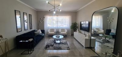 Apartment / Flat For Rent in Windermere, Durban