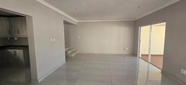 Townhouse For Sale in Mount Edgecombe, Mt Edgecombe